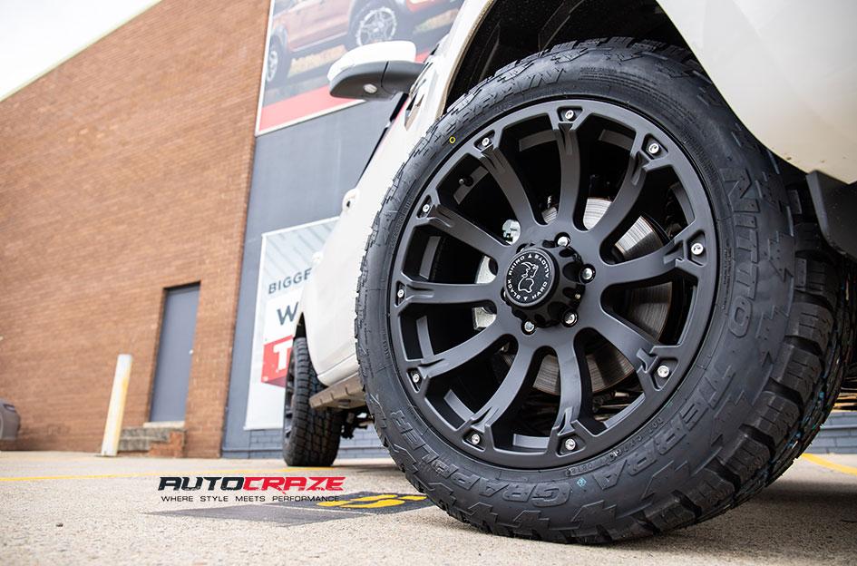 FORD EVEREST SIDEWINDER MATTE BLACK